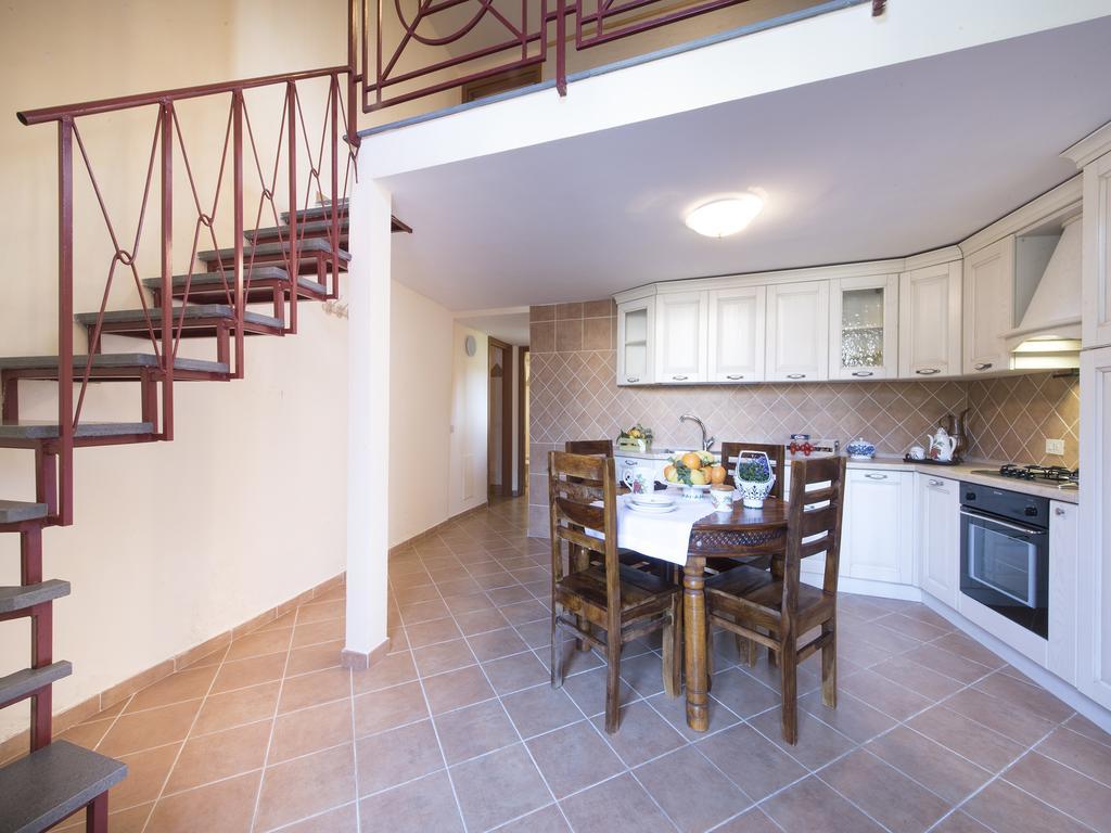 Casale Le Noci Apartment Вико Екуензе Екстериор снимка