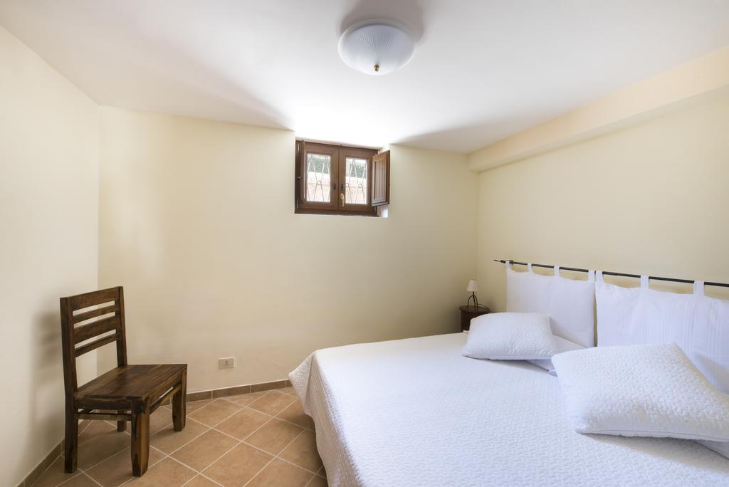 Casale Le Noci Apartment Вико Екуензе Екстериор снимка