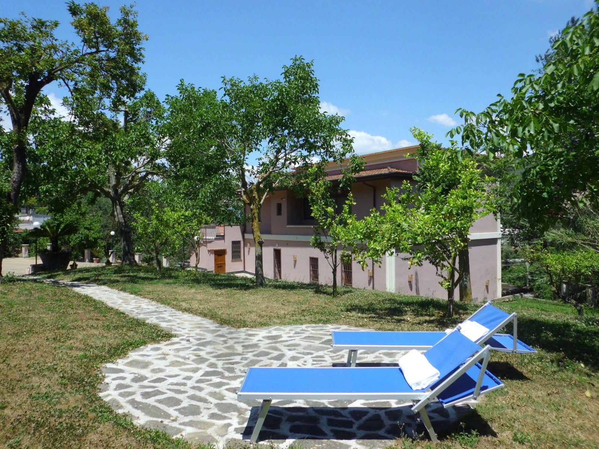 Casale Le Noci Apartment Вико Екуензе Екстериор снимка