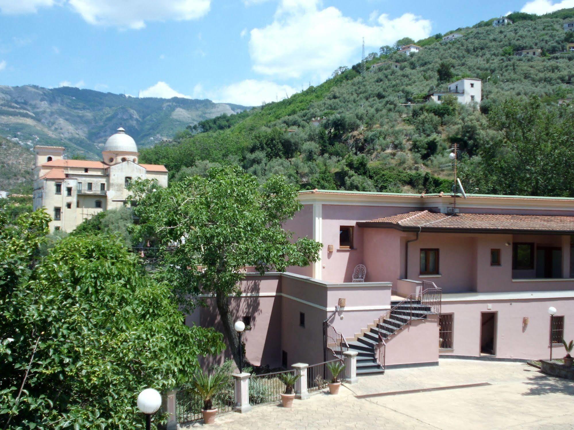 Casale Le Noci Apartment Вико Екуензе Екстериор снимка
