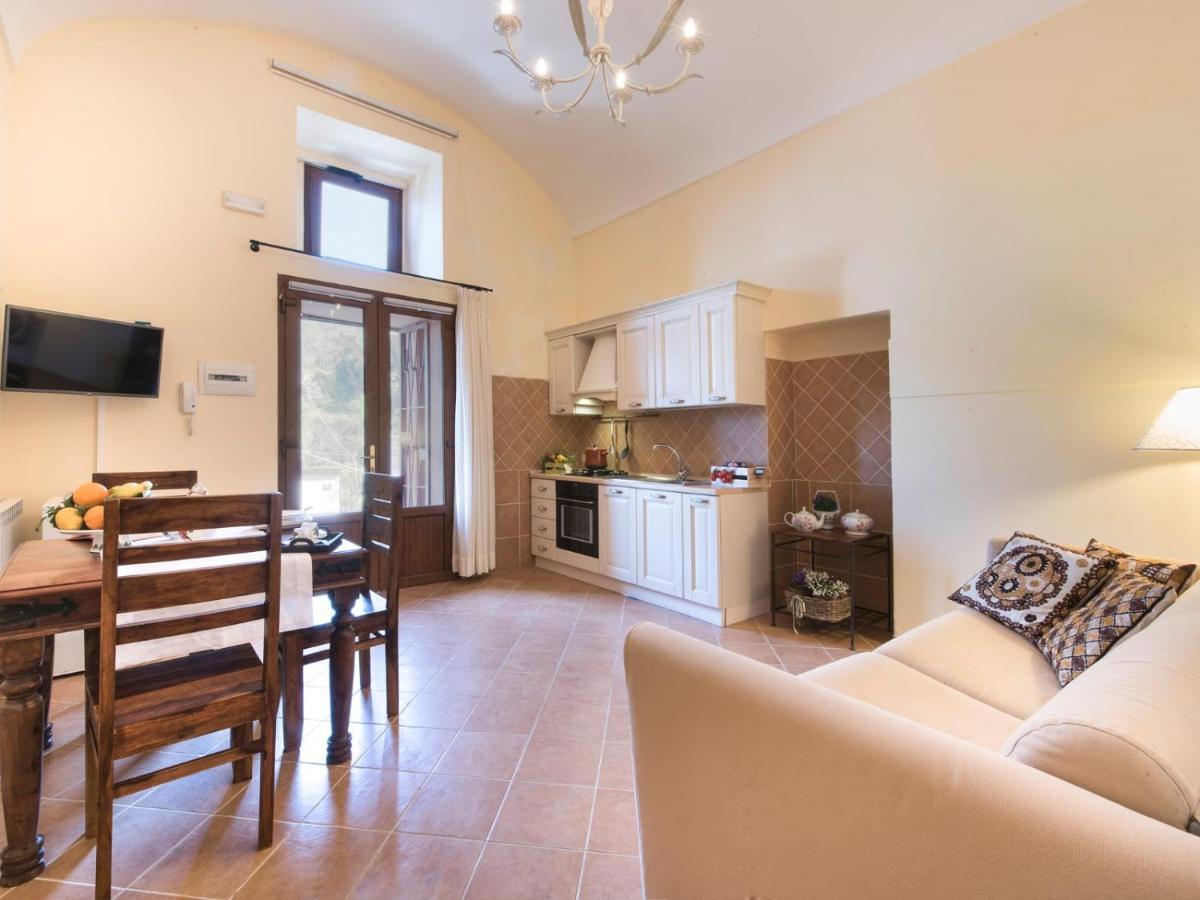 Casale Le Noci Apartment Вико Екуензе Екстериор снимка