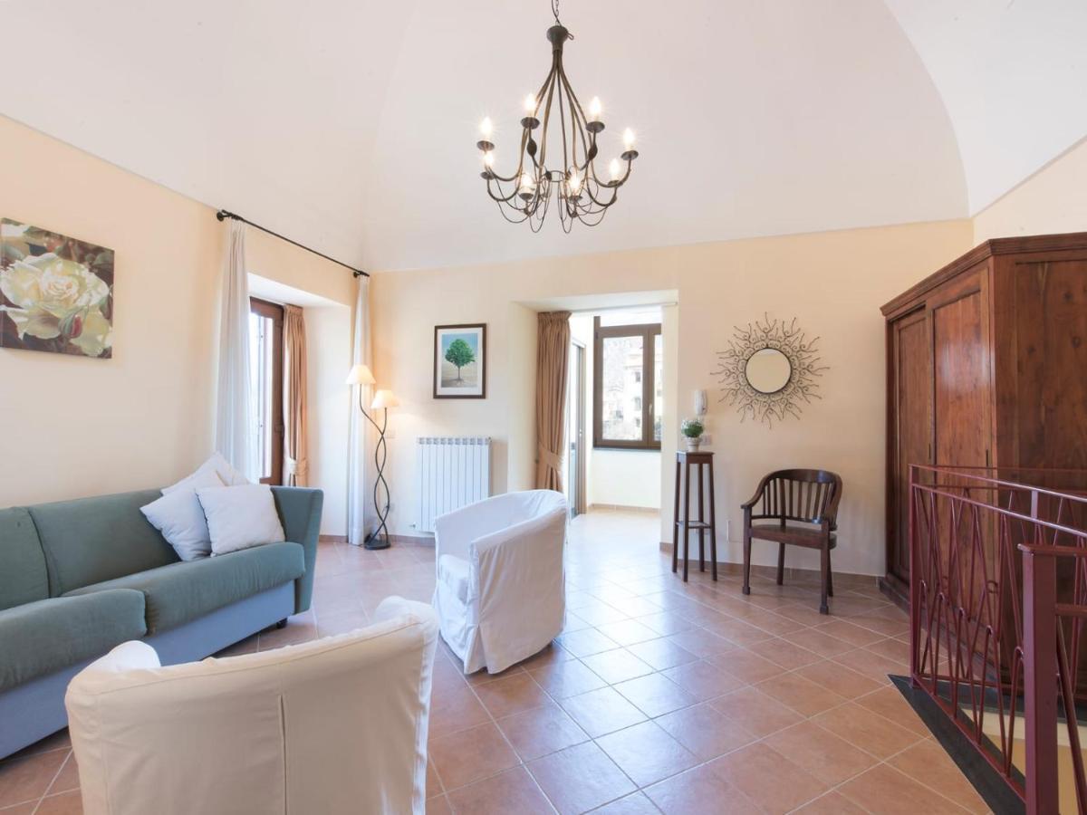 Casale Le Noci Apartment Вико Екуензе Екстериор снимка