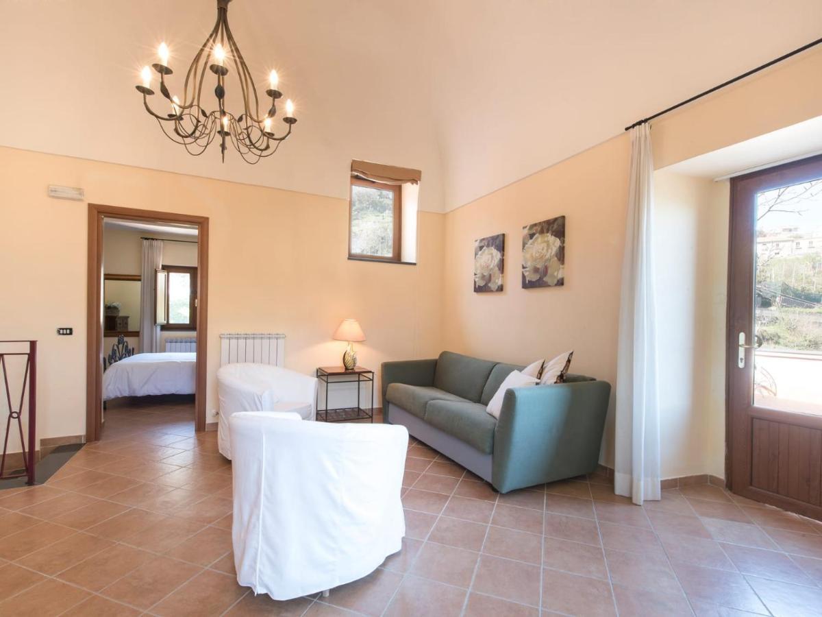 Casale Le Noci Apartment Вико Екуензе Екстериор снимка