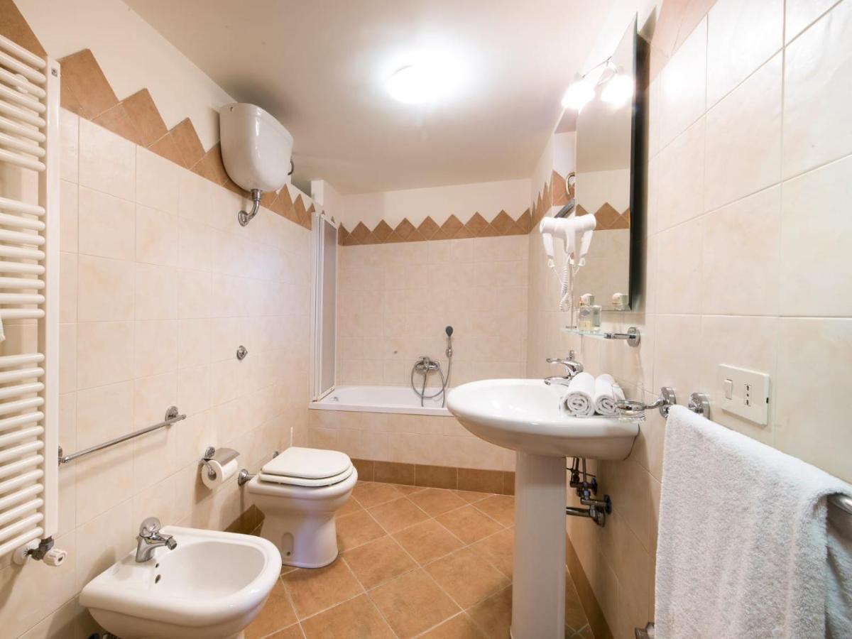 Casale Le Noci Apartment Вико Екуензе Екстериор снимка